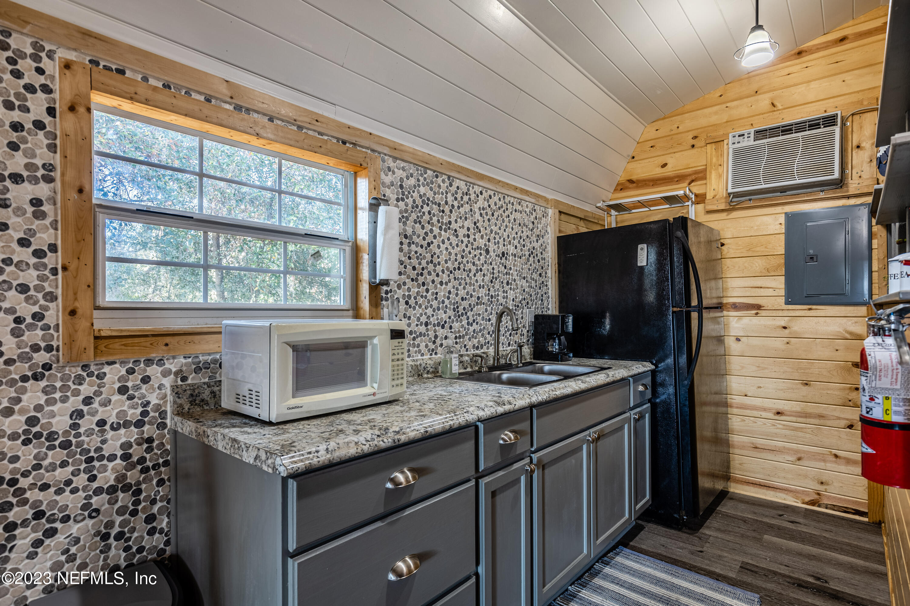 146 Sand Lake Road Interlachen, FL 32148 - Photo 56 of 78 Cottage Kitchen