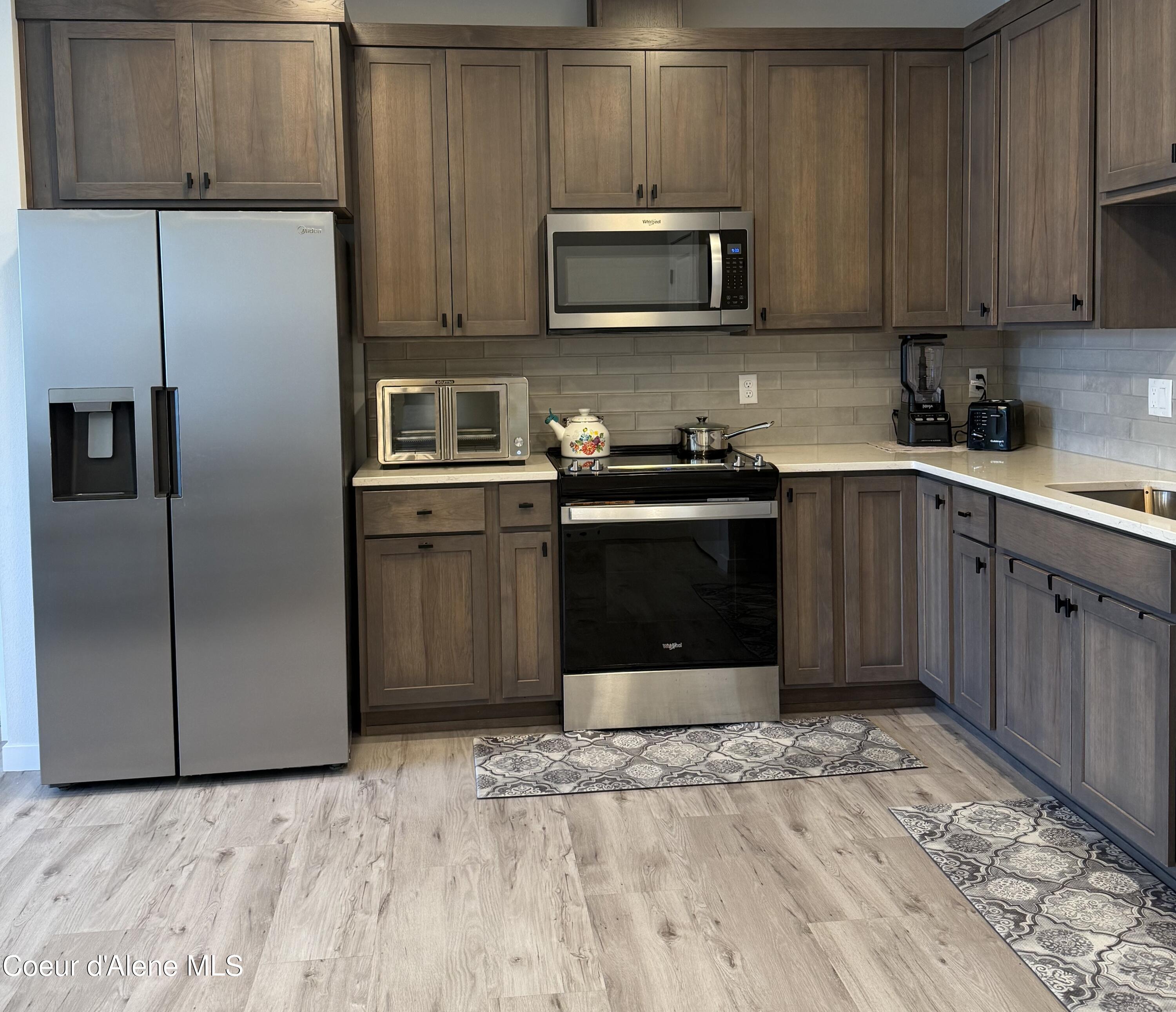 6480 North Atlas Road, Unit 203 Coeur D'Alene, ID 83815 - Photo 2 of 6 Kitchen (3)