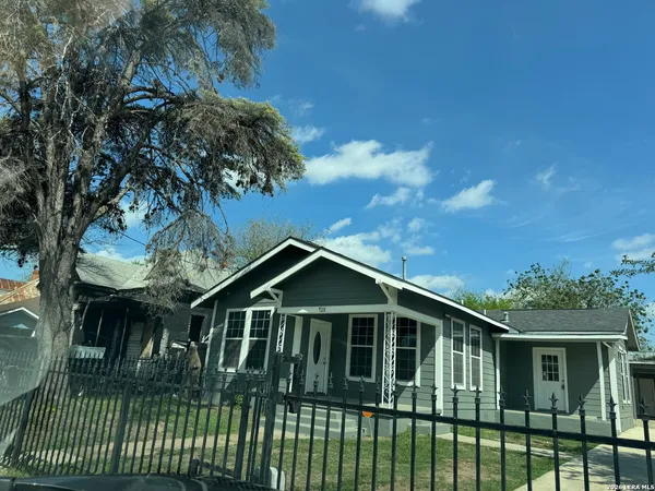 $1,750 | 725 Delmar Street, San Antonio, TX 78210