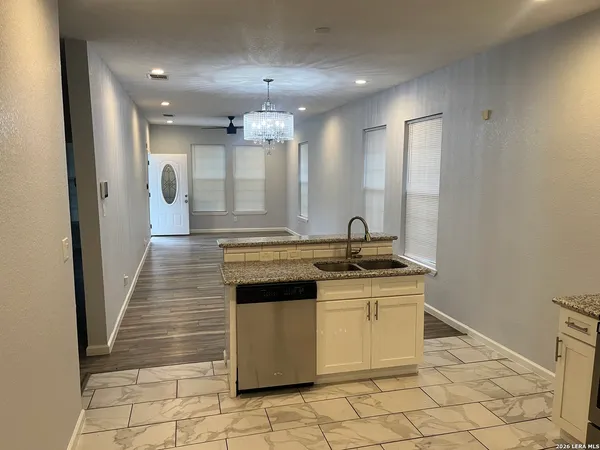 $1,750 | 725 Delmar Street, San Antonio, TX 78210