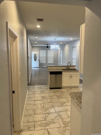 $1,750 | 725 Delmar Street, San Antonio, TX 78210