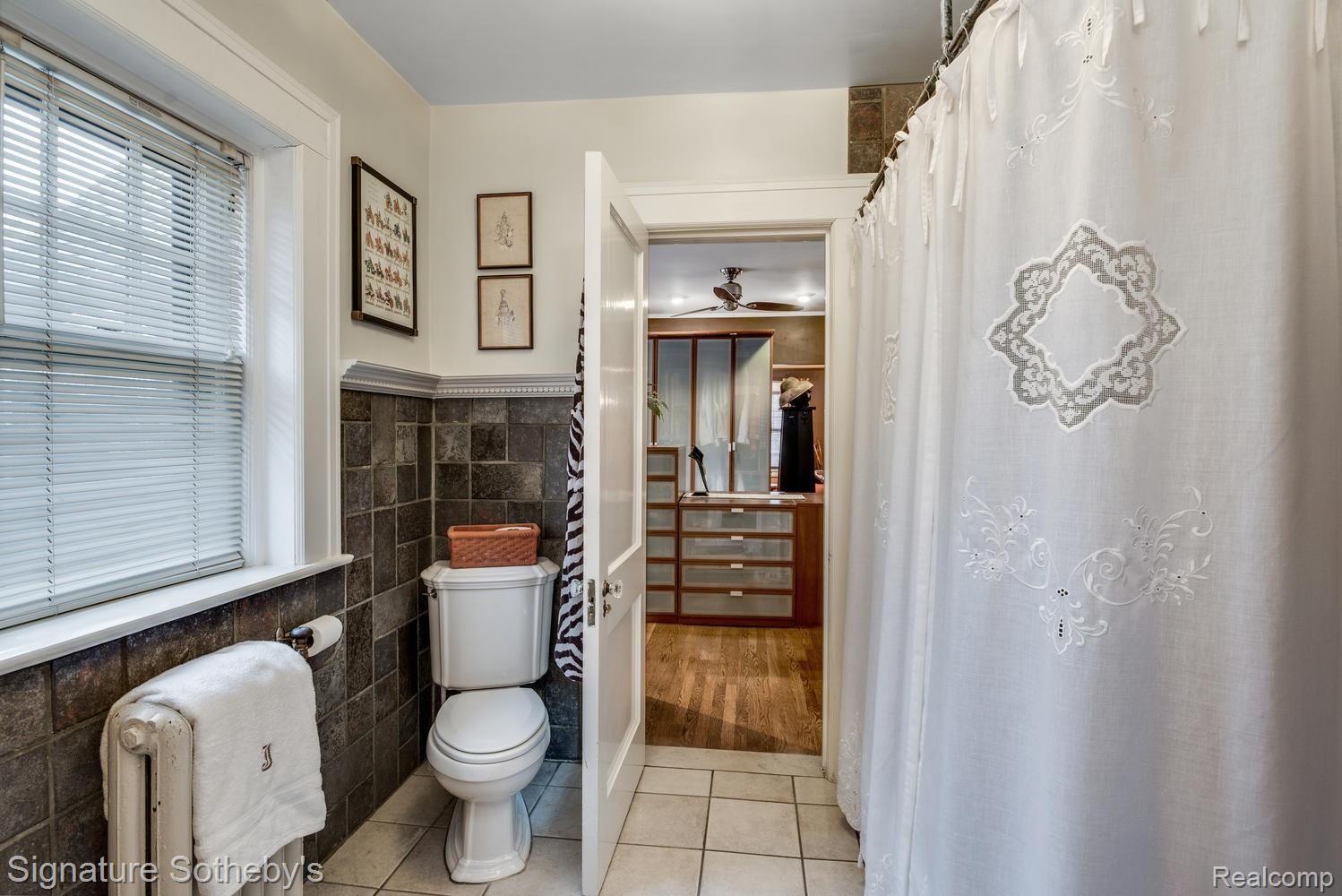 1022 Bishop Road Grosse Pointe, MI 48230 - Photo 26 of 88 1022 Bishop Rd Grosse Pointe-large-024-033-1022 Bishop Rd Grosse Pointe-1499x1000-72dpi.jpg