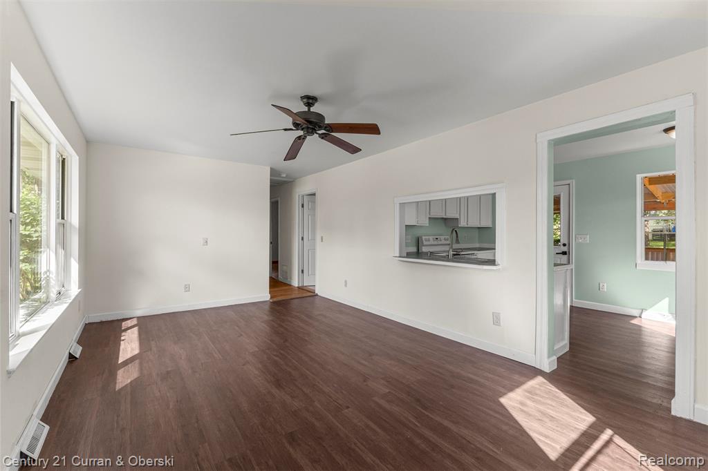444 S Ridge South Lyon, MI 48178 - Photo 5 of 33