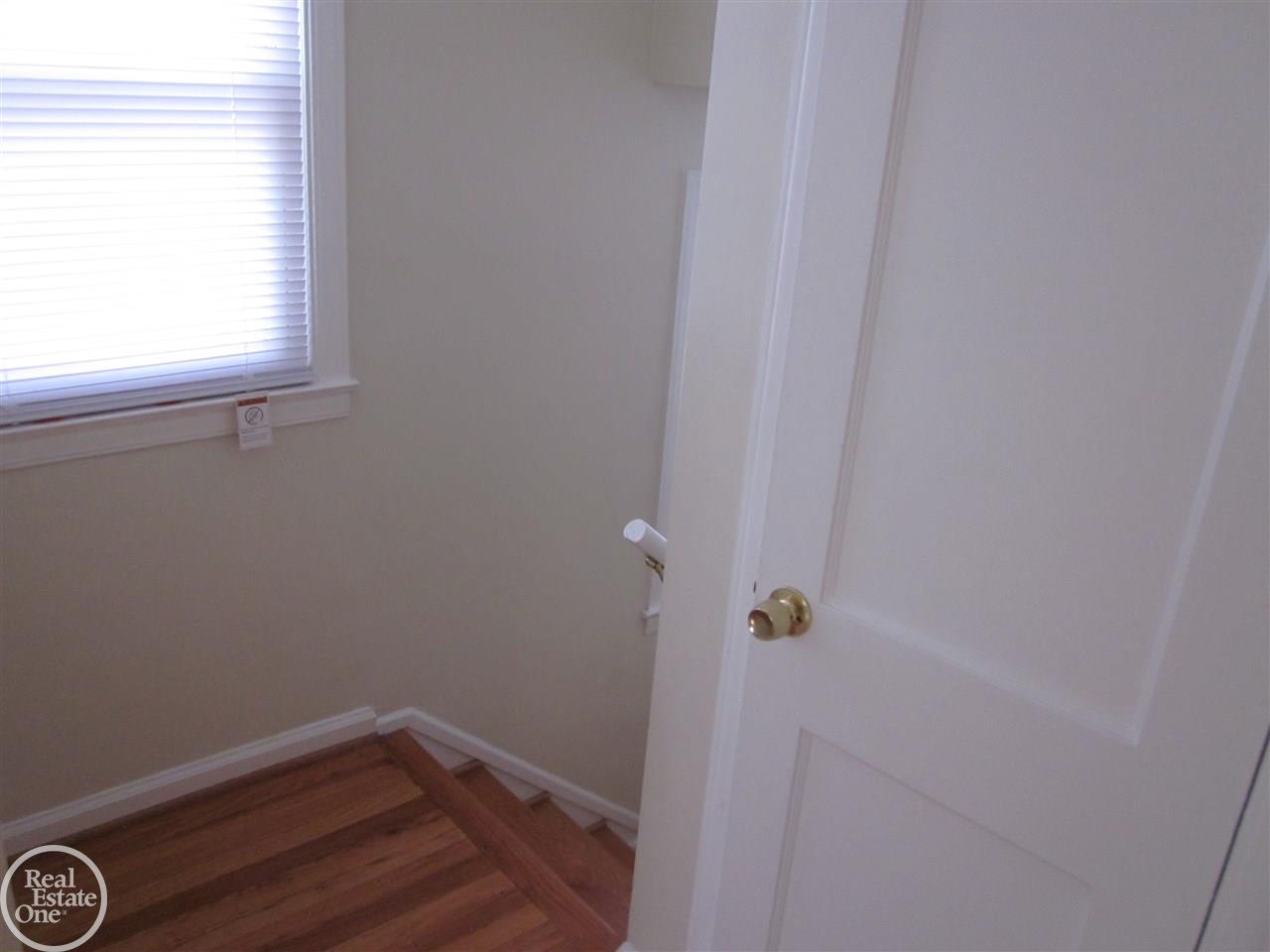2222 Hampton Road Grosse Pointe, MI 48236 - Photo 16 of 25