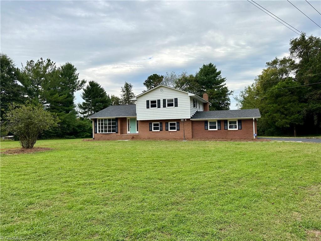 165 Vale Road Mocksville, NC 27028 - Photo 3 of 38 Gallery Image 3
