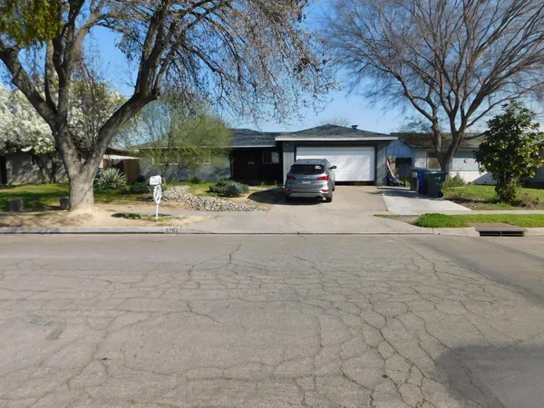 $295,000 | 3762 North Claremont Avenue, Fresno, CA 93727