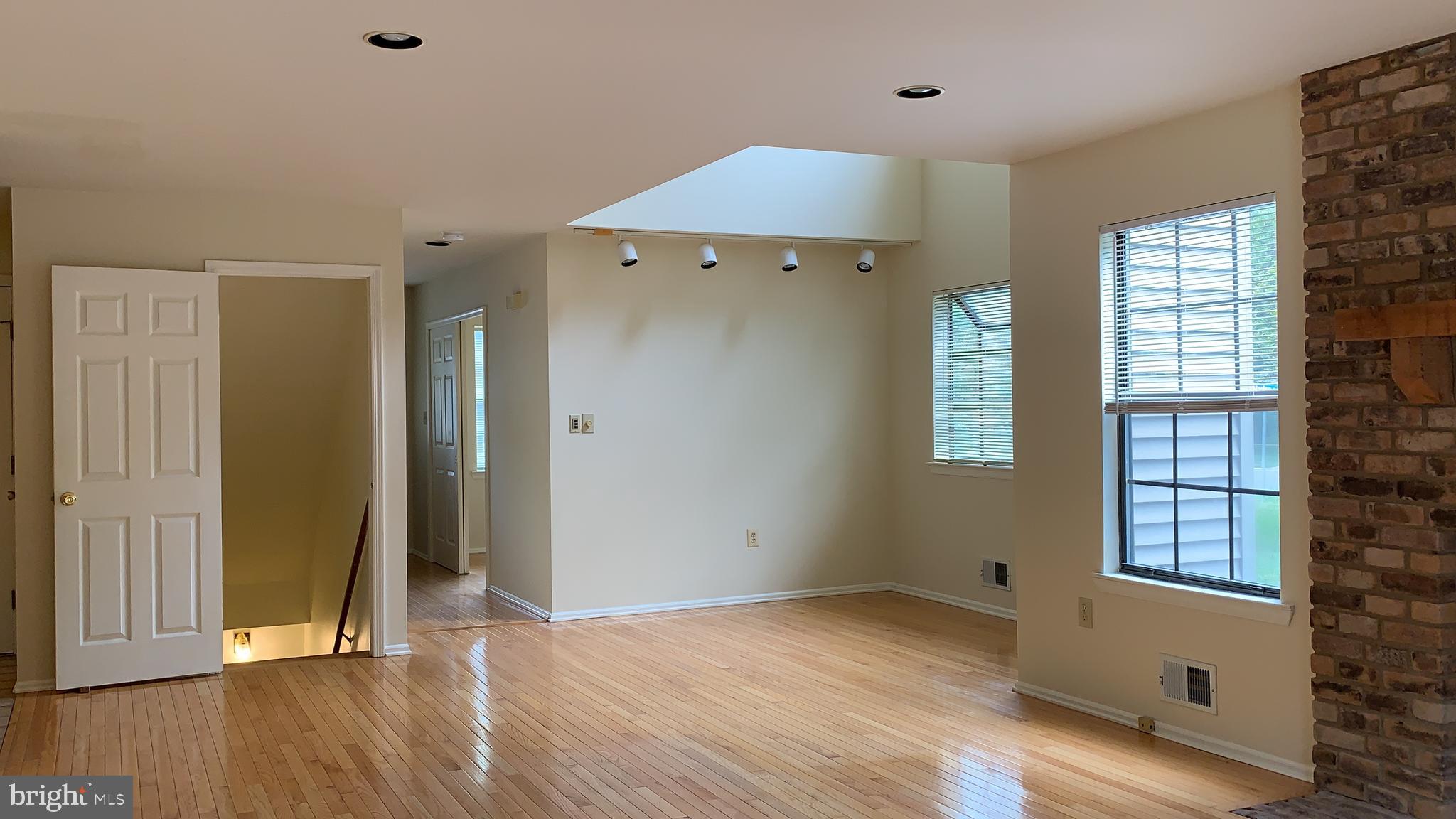 706 Marten Road Princeton, NJ 08540 - Photo 3 of 30