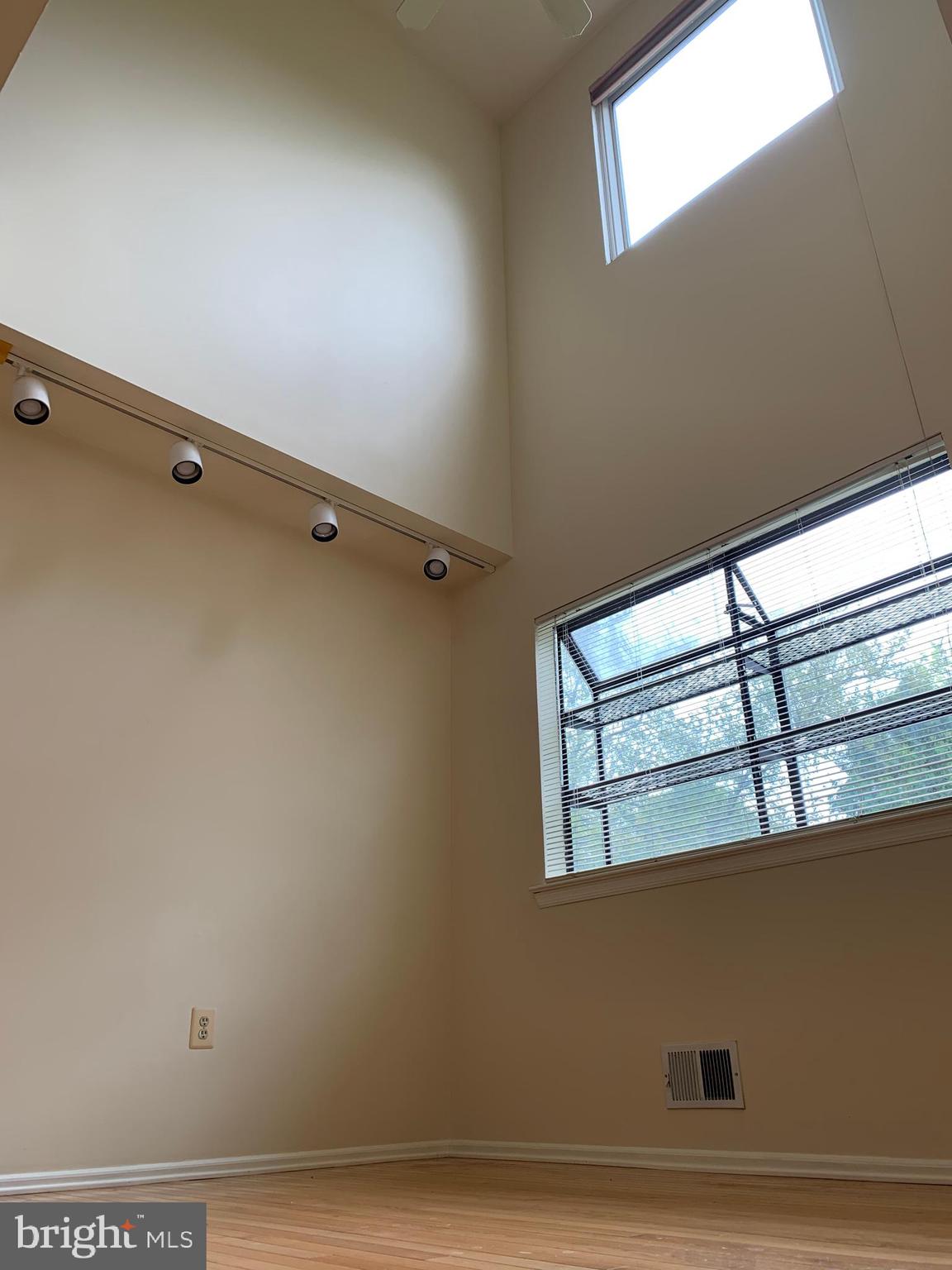 706 Marten Road Princeton, NJ 08540 - Photo 4 of 30