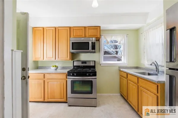 $479,900 | 566 Chapman Street, Hillside, NJ 07205