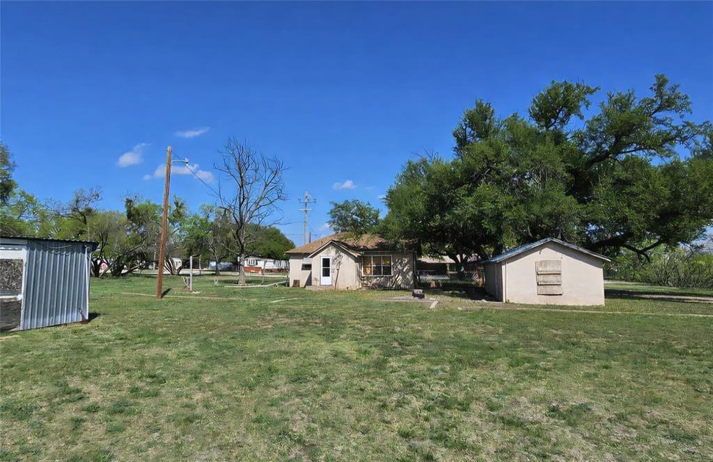 501 South Main Street Eden, TX 76837 - Photo 19 of 20 a house view with a garden space
