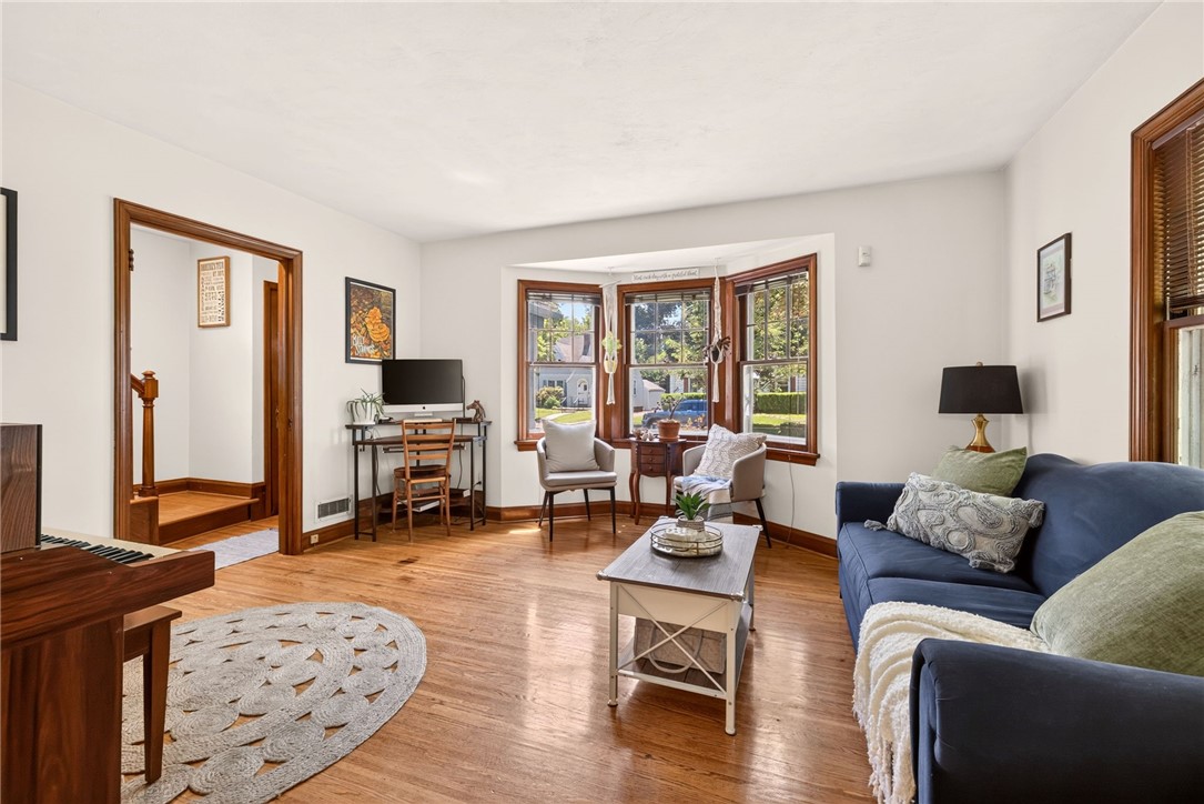 330 Colebourne Road Rochester, NY 14609 - Photo 8 of 37