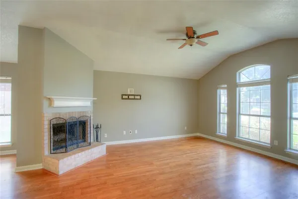 $1,995 | 5733 Vandalia Trail, Arlington, TX 76017