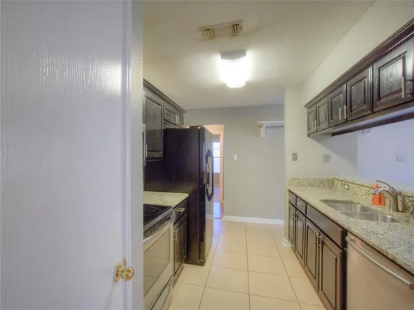 $1,995 | 5733 Vandalia Trail, Arlington, TX 76017