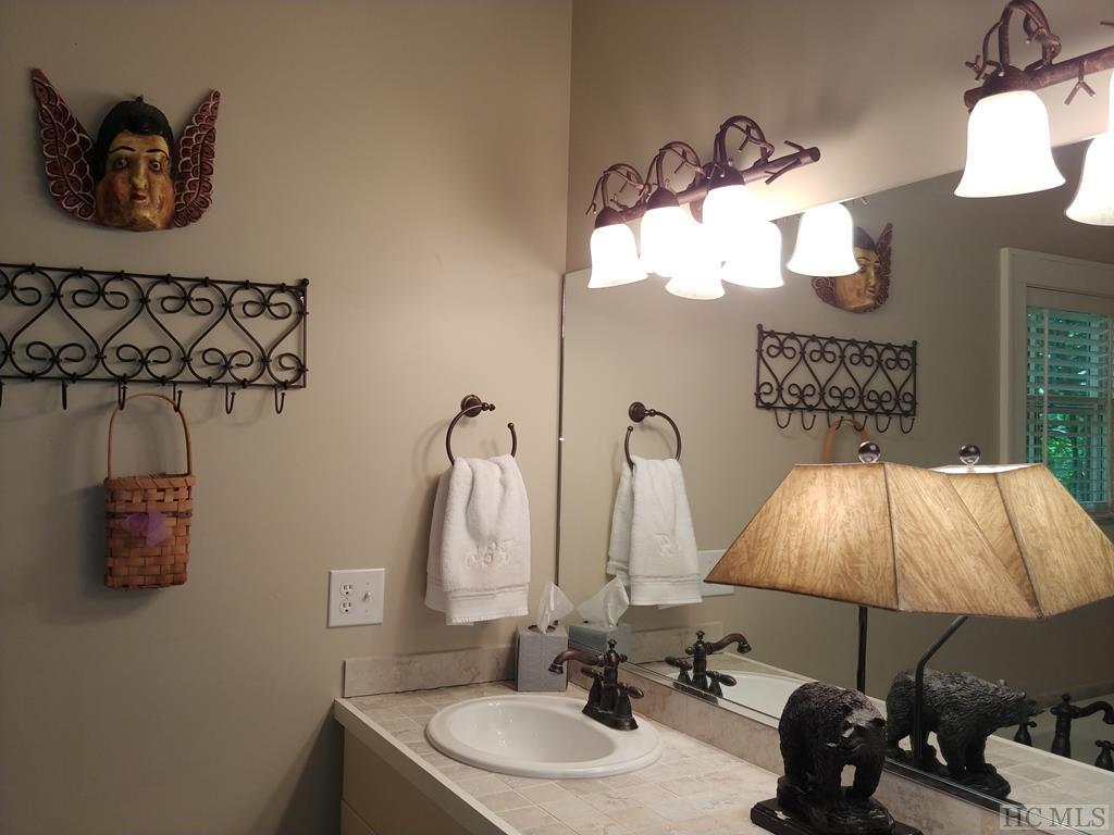 110 Eagle Ridge Road Sapphire, NC 28774 - Photo 17 of 30 Gallery Image 17