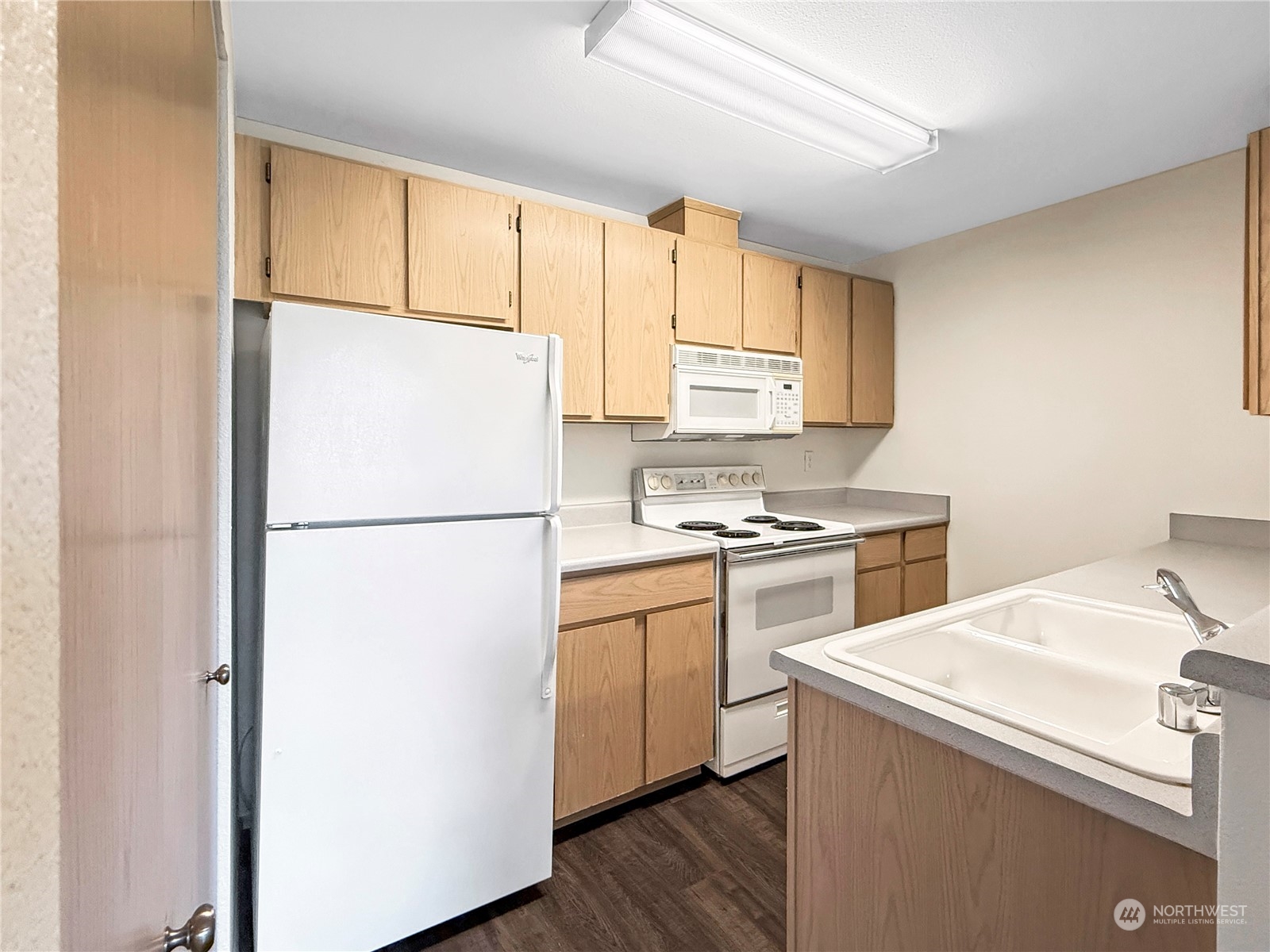 11002 Southeast Petrovitsky Road, Unit I203 Renton, WA 98055 - Photo 5 of 18