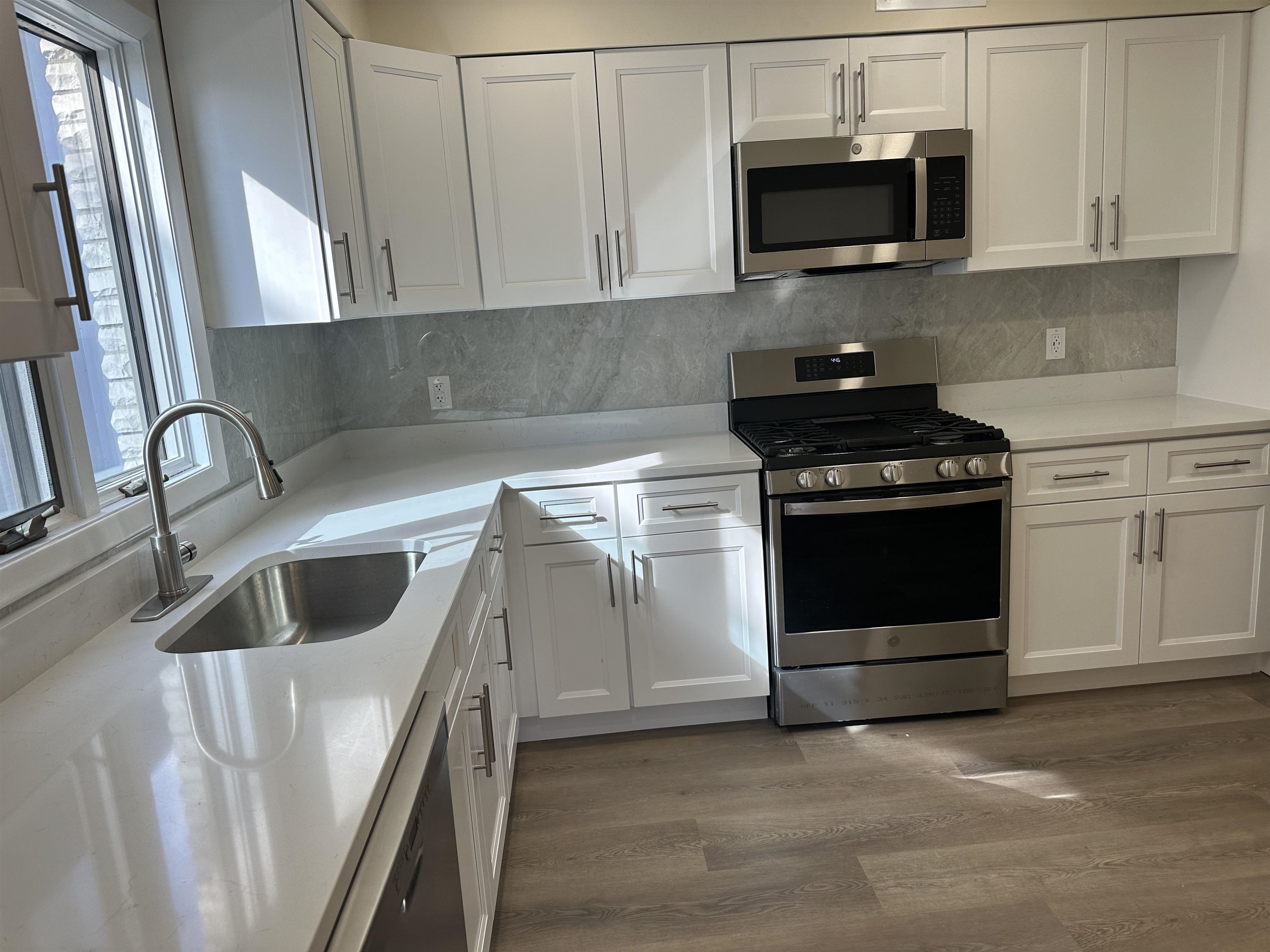 407 Jane Street, Unit 1 Fort Lee, NJ 07024 - Photo 6 of 20