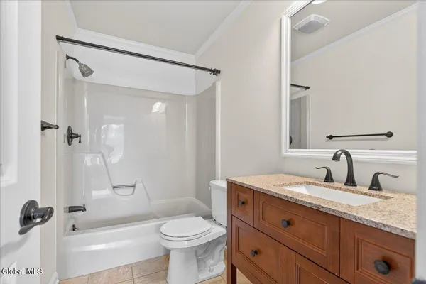 $385,000 | 41 Commonwealth Drive, Bethlehem, NY 12077