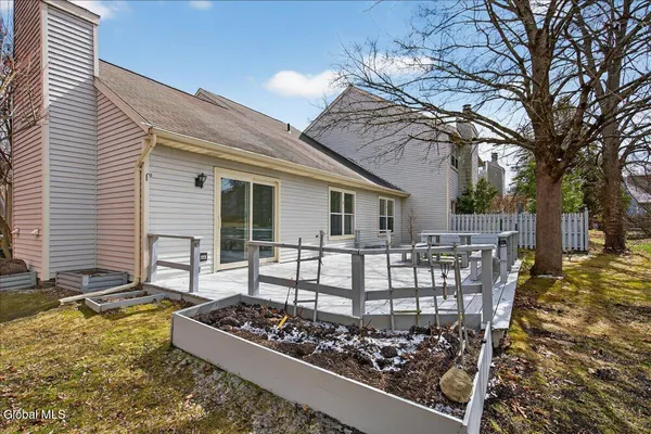 $385,000 | 41 Commonwealth Drive, Bethlehem, NY 12077