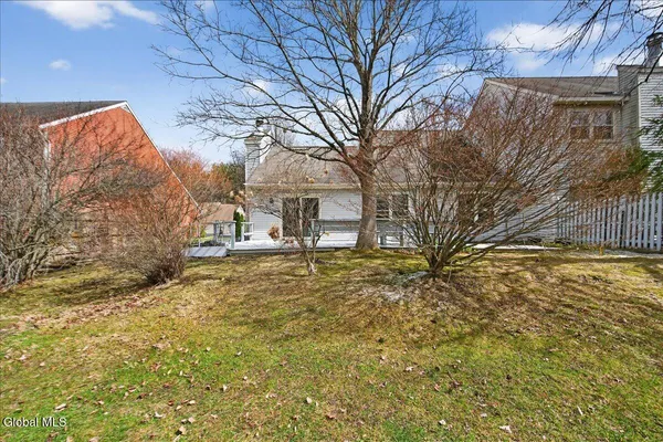 $385,000 | 41 Commonwealth Drive, Bethlehem, NY 12077