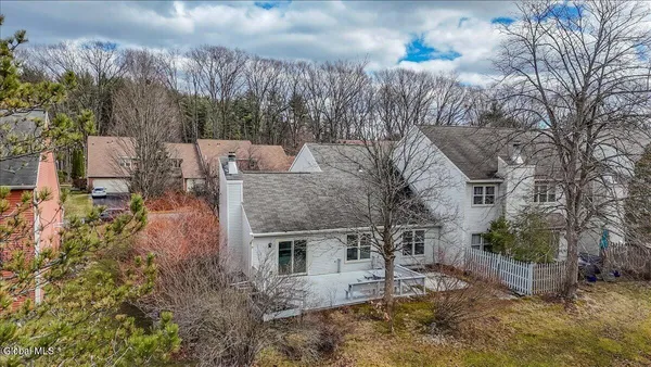 $385,000 | 41 Commonwealth Drive, Bethlehem, NY 12077