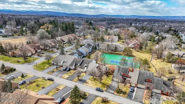 $385,000 | 41 Commonwealth Drive, Bethlehem, NY 12077