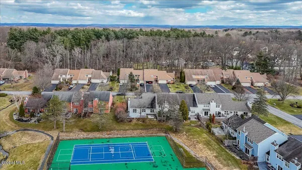 $385,000 | 41 Commonwealth Drive, Bethlehem, NY 12077