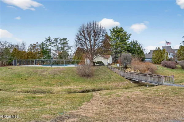 $385,000 | 41 Commonwealth Drive, Bethlehem, NY 12077