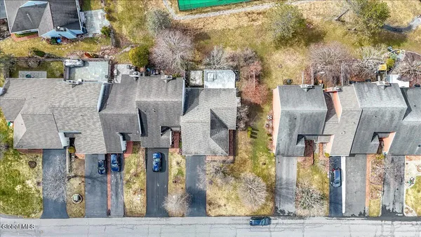 $385,000 | 41 Commonwealth Drive, Bethlehem, NY 12077