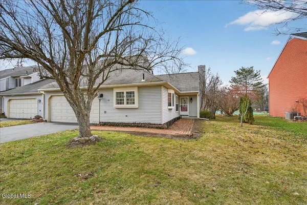 $385,000 | 41 Commonwealth Drive, Bethlehem, NY 12077