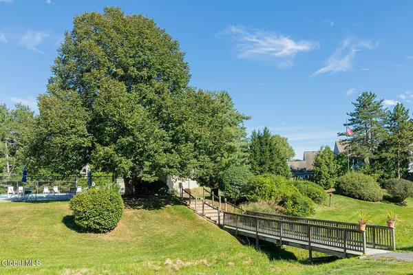 $385,000 | 41 Commonwealth Drive, Bethlehem, NY 12077