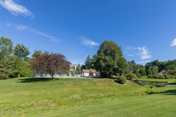 $385,000 | 41 Commonwealth Drive, Bethlehem, NY 12077