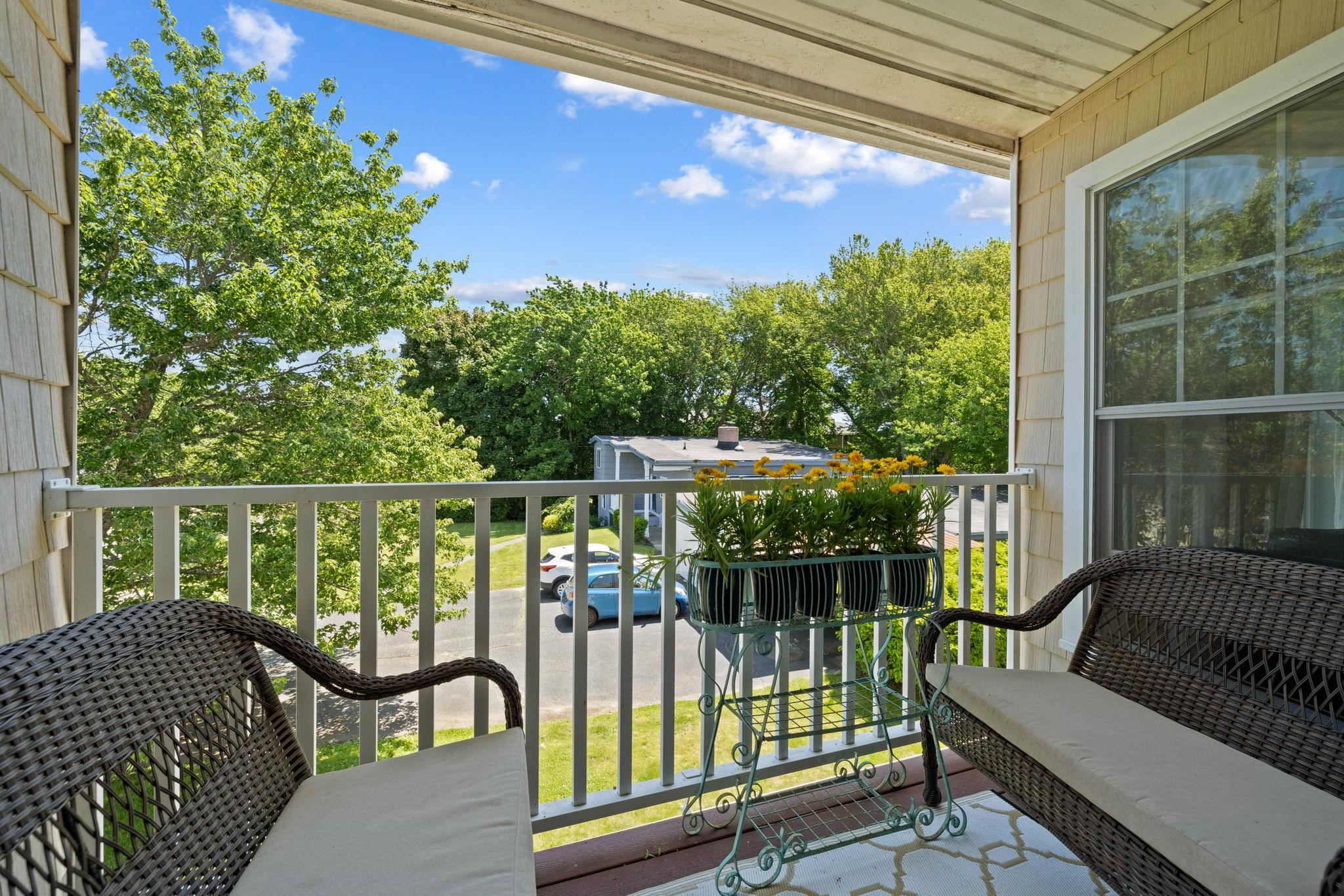 437 Winnacunnet Road, Unit 203 Hampton, NH 03842 - Photo 4 of 40