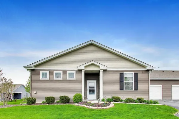 $319,000 | 6328 Maple Glen Drive, Wonder Lake, IL 60097