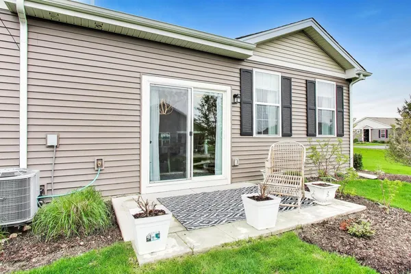 $319,000 | 6328 Maple Glen Drive, Wonder Lake, IL 60097