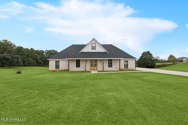 $530,000 | 10 East Lookout Drive, Carriere, MS 39426
