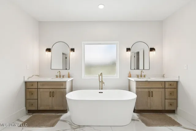 $527,500 | 10 East Lookout Drive, Carriere, MS 39426