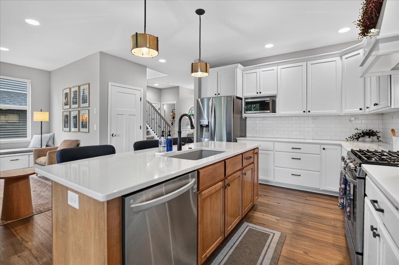 10016 Watts Road Verona, WI 53593 - Photo 7 of 61 Gallery Image 7
