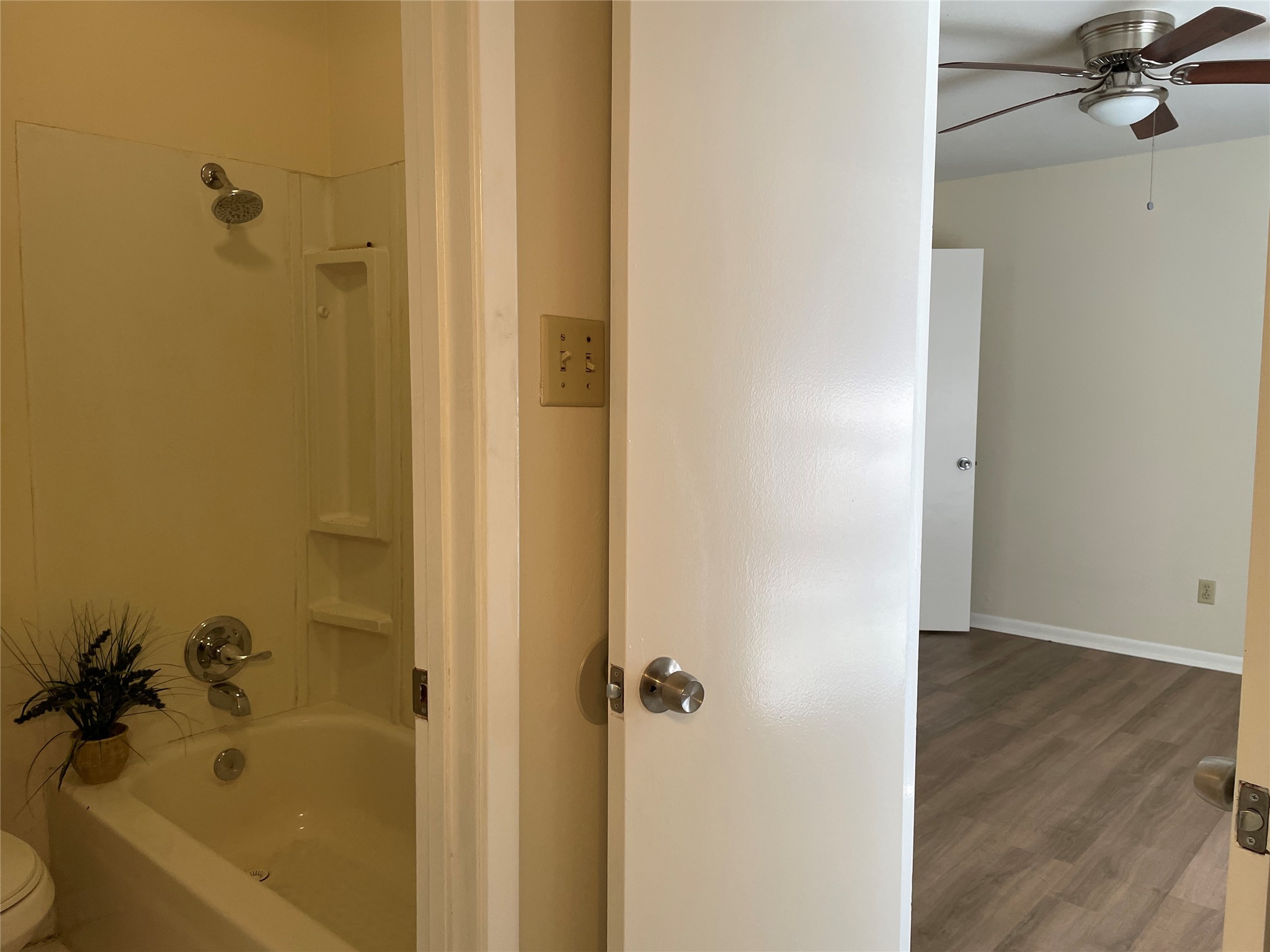 8830 Sharpcrest Street Houston, TX 77036 - Photo 15 of 18