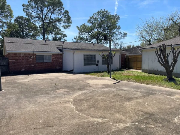 $2,100 | 8830 Sharpcrest Street, Houston, TX 77036