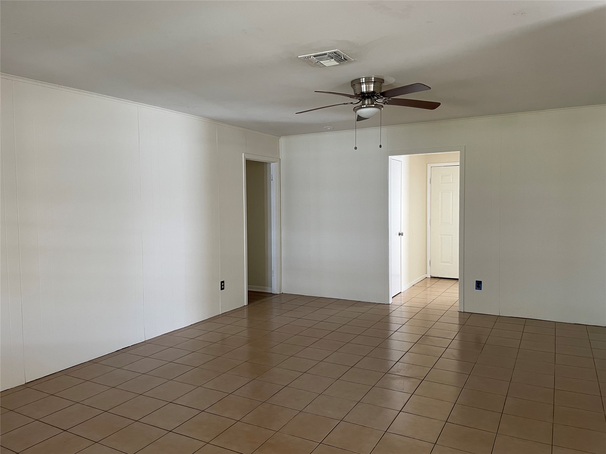 8830 Sharpcrest Street Houston, TX 77036 - Photo 4 of 18