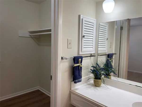 $2,200 | 8830 Sharpcrest Street, Houston, TX 77036