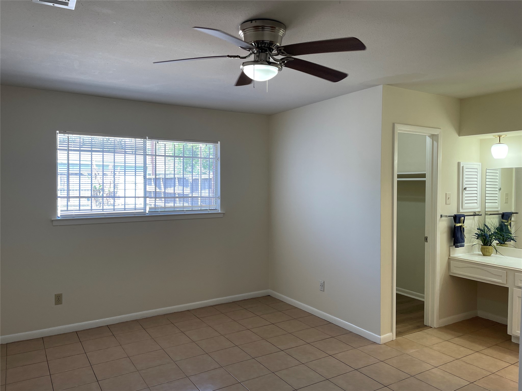 8830 Sharpcrest Street Houston, TX 77036 - Photo 10 of 18