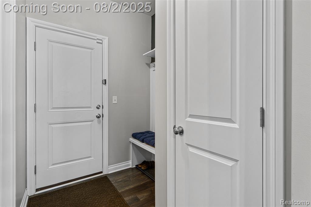 710 Pine Tree Road Lake Orion, MI 48362 - Photo 17 of 39