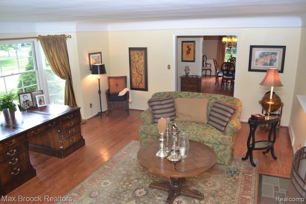 2515 Amberly Road Bloomfield Hills, MI 48301 - Photo 22 of 26 DSC_0227.jpg
