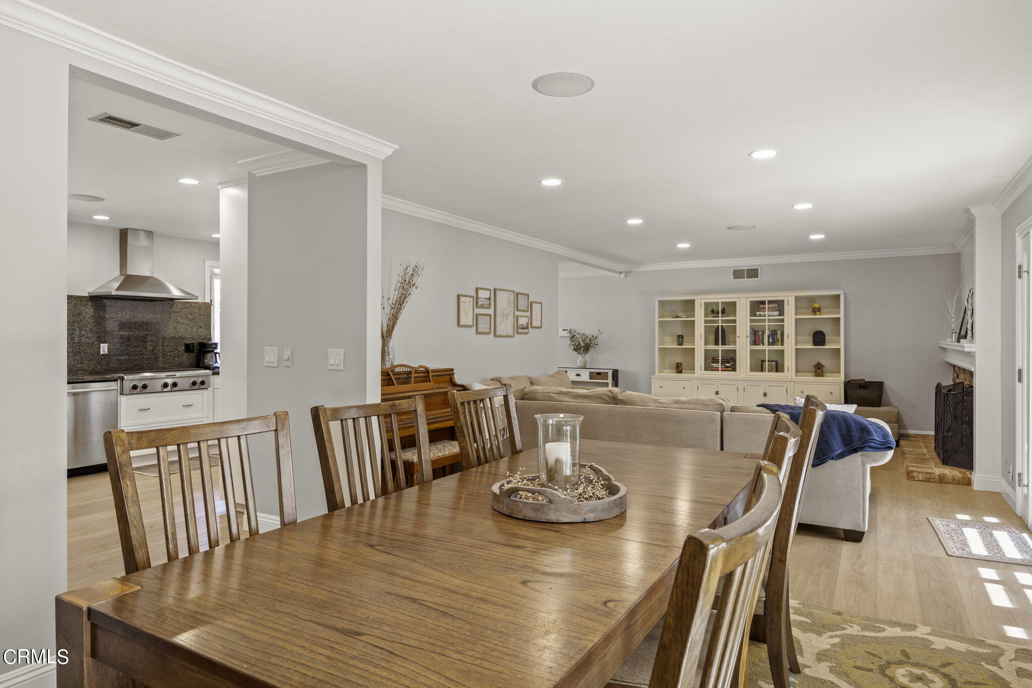 1876 Ramona Drive Camarillo, CA 93010 - Photo 7 of 9 19-web-or-mls-Upmarketmedia_1876Ram2-48