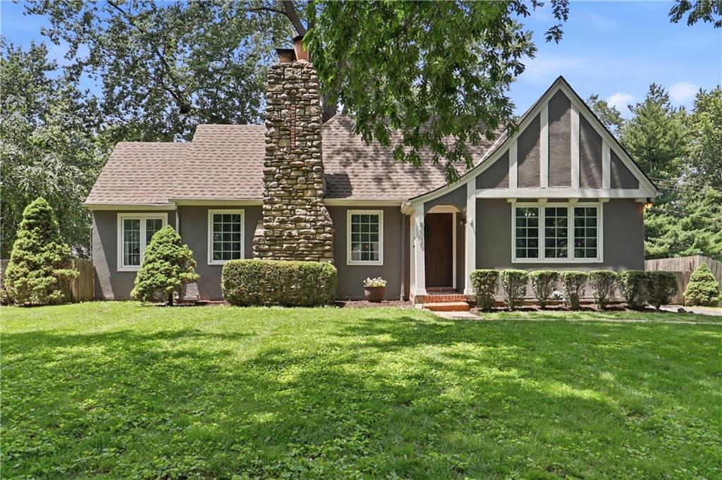 7416 Springfield Street Prairie Village, KS 66208 - Photo 1 of 49