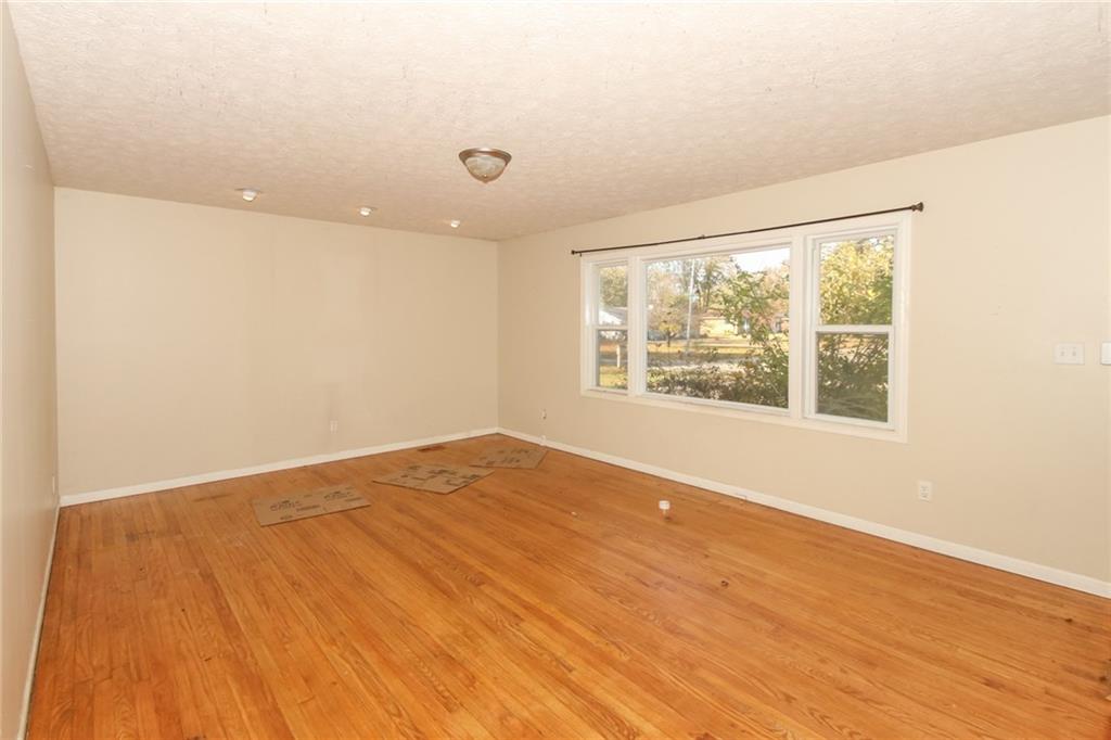 4043 Gambel Road Indianapolis, IN 46221 - Photo 5 of 22 Gallery Image 5