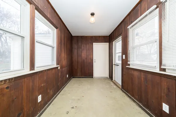 $265,000 | 912 West Silver Lake Road, Fenton, MI 48430