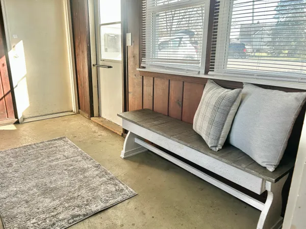 $265,000 | 912 West Silver Lake Road, Fenton, MI 48430