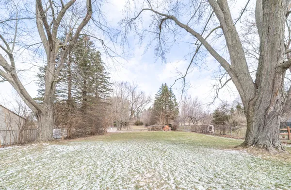 $265,000 | 912 West Silver Lake Road, Fenton, MI 48430